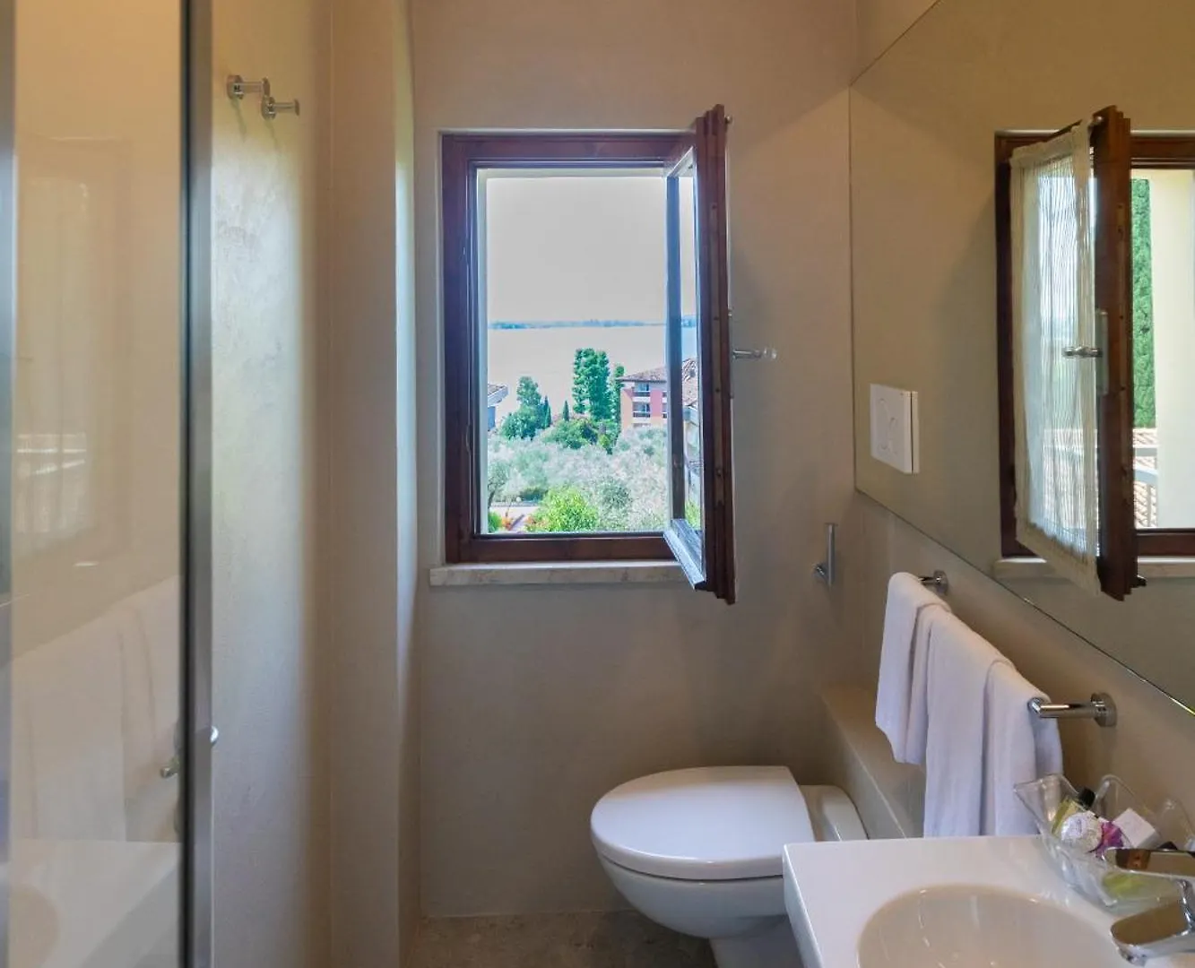 ***  Hotel Villa Maria Sirmione Italy