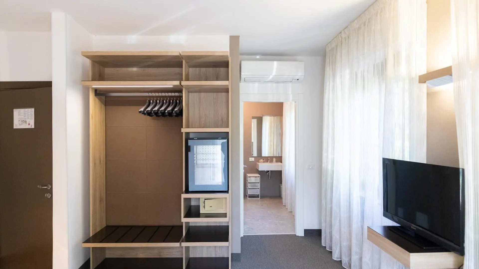 Hotel Villa Maria Sirmione 3*,  Italy