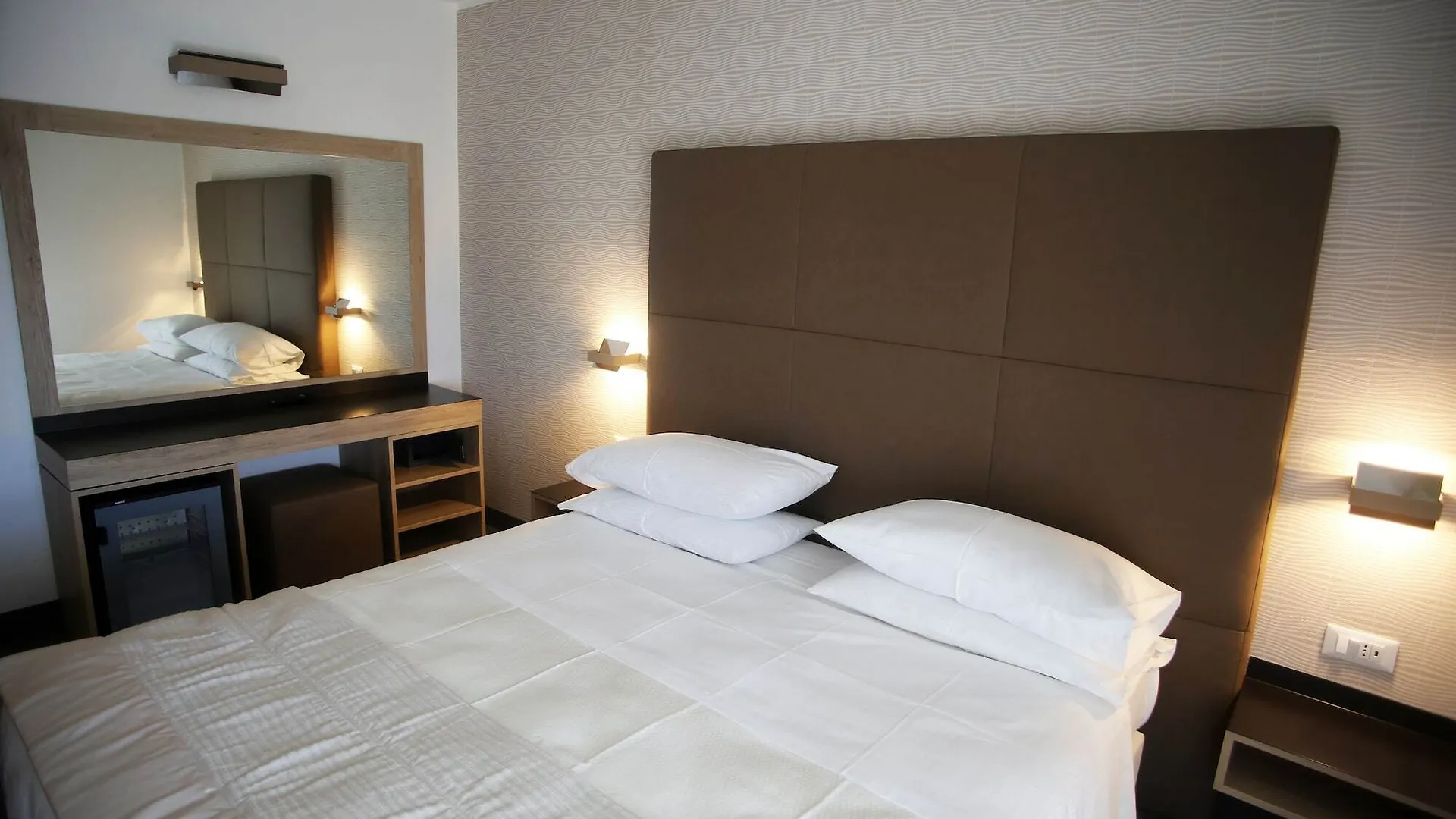 ***  Hotel Villa Maria Sirmione Italy